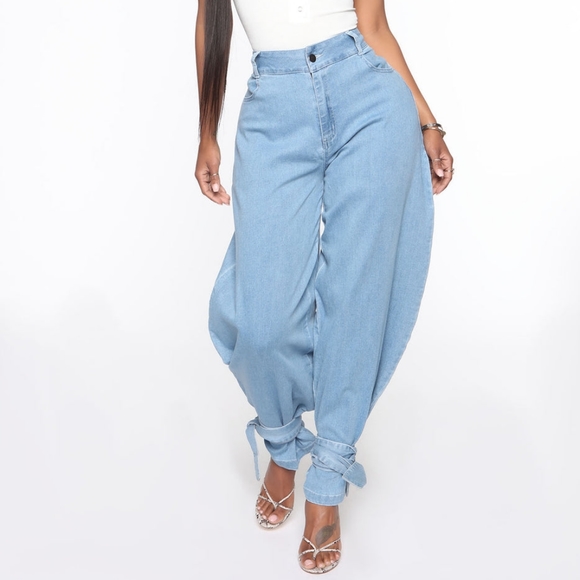 Fashion NovaNo Loose Ends Balloon Mom  Jeans Size  3 - Picture 1 of 5